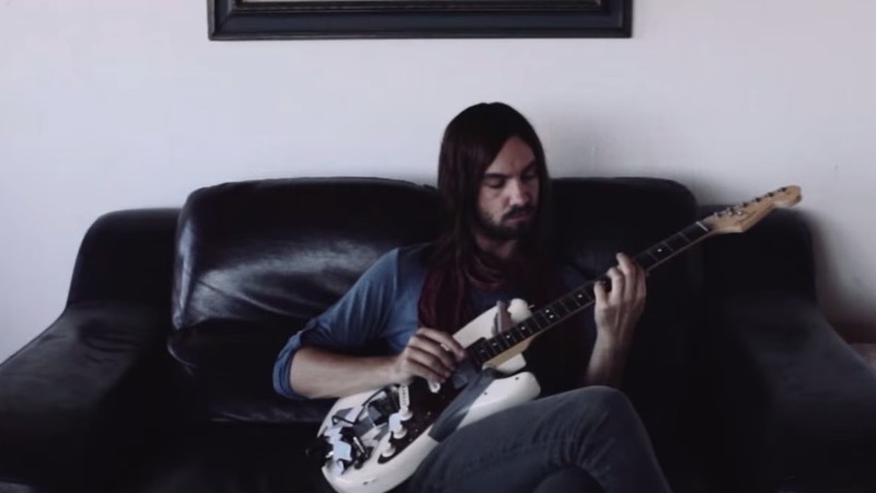 Kevin Parker, do Tame Impala, durante as gravações do álbum <i>Currents</i> - Reprodução/Vídeo