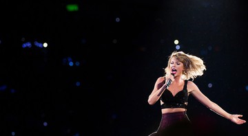 Taylor Swift em apresentação da turnê mundial. - Charles Sykes/AP