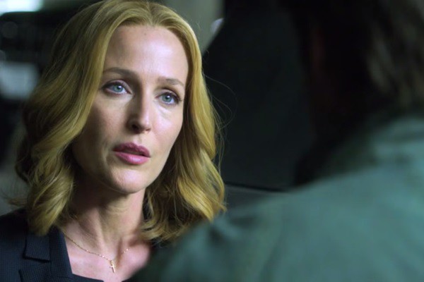 Scully (Gillian Anderson) em <i>Arquivo X</i> - Reprodução/vídeo