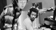 Paul McCartney e Allen Toussaint durante as sessões de gravação do disco <i>Venus and Mars</i>, do Wings - Reprodução/Instagram