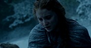 A atriz Sophie Turner na pele da personagem Sansa Stark em cena da sexta temporada de <i>Game of Thrones</i> - Reprodução/Vídeo