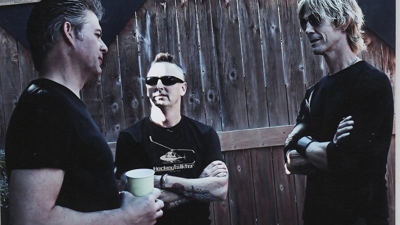 Barrett Martin (Mad Season/Screaming Trees), Mike McCready (Pearl Jam/Mad Season) e Duff McKagan (Guns N’ Roses/Velvet Revolver) como o supergrupo Levee Walkers - Reprodução/Facebook