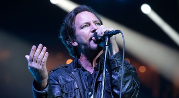 O vocalista Eddie Vedder durante show do Pearl Jam no The Wells Fargo Center, na Filadélfia, Estados Unidos, em abril de 2016 - Rex Features/AP