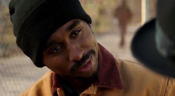 Cena do trailer de <i>All Eyez on Me</i>, cinebiografia do rapper Tupac Shakur (vivido pelo ator Demetrius Shipp Jr.) - Reprodução/Vídeo