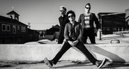 Bllie Joe Armstrong, Mike Dirnt e Tré Cool, do Green Day, em foto de 2016 - Reprodução/Facebook