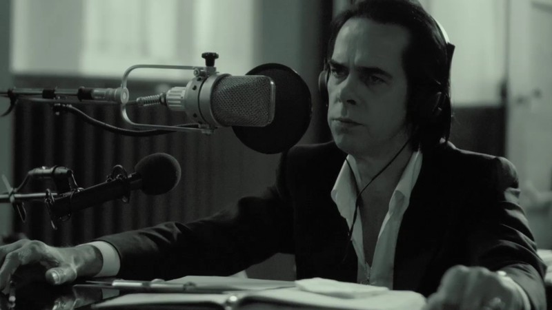 Nick Cave em trecho do clipe de “Jesus Alone”, extraído do filme  <i>One More Time With Feeling</i>, que acompanha o disco <i>Skeleton Tree</i> (2016) - Reprodução/Vídeo