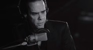 Nick Cave em cena do filme <i>One More Time With Feeling</i>, que acompanha o álbum <i>Skeleton Tree</i> (2016) - Reprodução/Vídeo