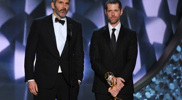 David Benioff (à esquerda) e D.B Weiss, criadores de <i>Game of Thrones</i>, recebem o Emmy de Melhor Série Dramática - Vince Bucci/AP