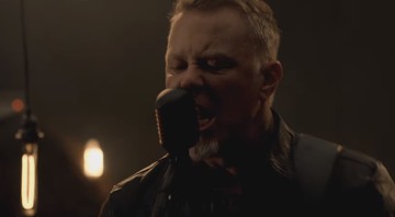 James Hetfield em trecho do clipe de “Moth Into Flame”, do Metallica - Reprodução/Vídeo