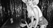 Lady Gaga em foto de divulgação da turnê dela por bares norte-americanos, de 2016 - Divulgação