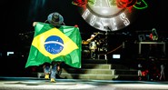 Guns N' Roses em apresentação nesta terça-feira, 8, no Estádio Beira-Rio, em Porto Alegre. - Katarina Benzova/Divulgação
