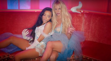 Britney Spears e Tinashe no clipe de "Slumber Party" - Reprodução