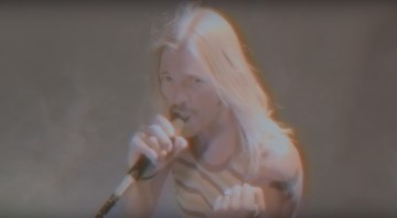 Taylor Hawkins no clipe de "Range Rover Bitch" - Reprodução