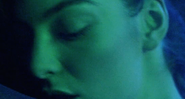 Lorde no clipe da faixa "Green Light" - Reprodução