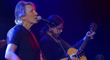 Roger Waters durante performance no programa norte-americano <i>The Late Show</i> - Reprodução/Vídeo