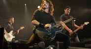 Foo Fighters em apresentação no Glastonbury 2017 - AP