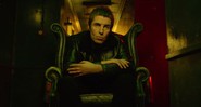 Liam Gallagher em cena do clipe do single “Wall Of Glass” - Reprodução/Vídeo