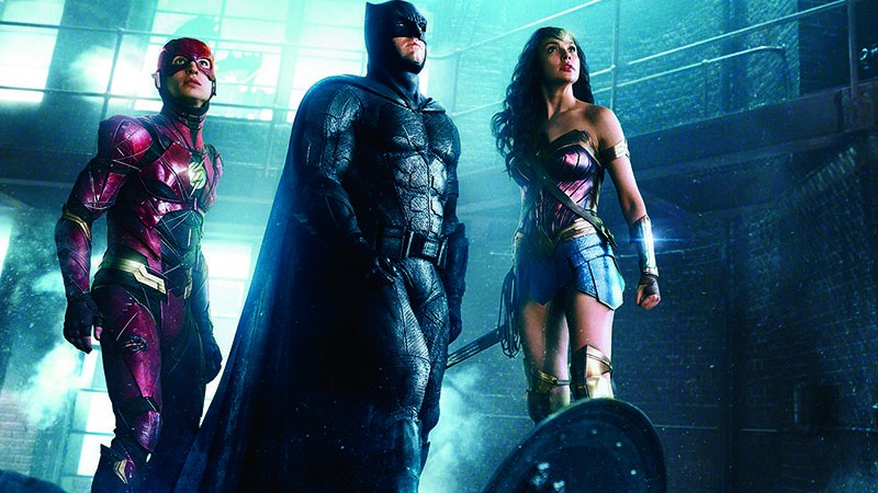 <b>Força de Amazona</b><br>
Ao lado de The Flash e Batman em <i>Liga da Justiça</i>
 - Warner Bros. Pictures