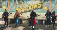 Maroon 5 no clipe de "Three Little Birds" - Reprodução