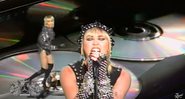 Miley Cyrus canta 'Prisioner' ao vivo no programa Jimmy Kimmel Live (Foto: YouTube / Reprodução)