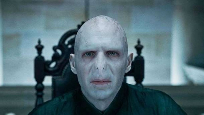Ralph Fiennes em Harry Potter e as Relíquias da Morte: Parte 1 (Foto: Reprodução Warner Bros.)