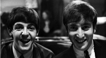 Paul McCartney e John Lennon em 1965 (Foto: Sipa via Ap Images)