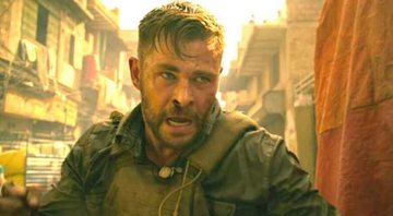 Chris Hemsworth em Resgate, da Netflix (Foto: Reprodução)