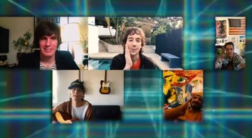 The Strokes em 5 Guys Talking About Things They Know Nothing about (foto: reprodução/ YouTube)