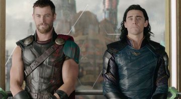 Chris Hemsworth como Thor e Tom Hiddleston como Loki (Foto: Reprodução)