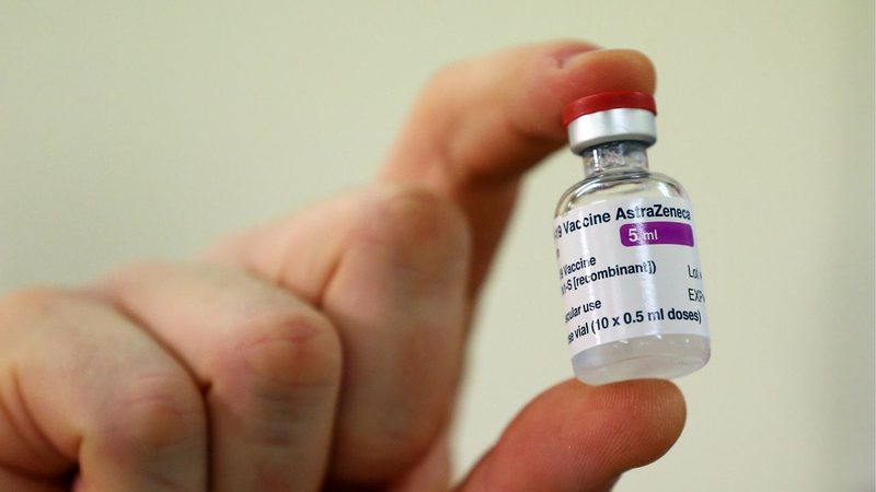 Dose de vacina AstraZeneca (Foto: Gareth Fuller - WPA Pool / Getty Images)