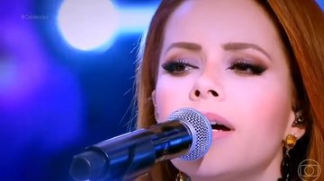 Sandy canta "Nothing Else Matters" (Foto: TV Globo / Reprodução)