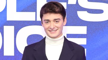 Noah Schnapp no People's Choice Awards 2022 (Foto: Getty Images)