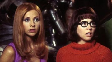 Sarah Michelle Gellar como Daphne e Linda Cardellini como Velma no live-action de Scooby-Doo (Foto: Divulgação/Warner Bros.)