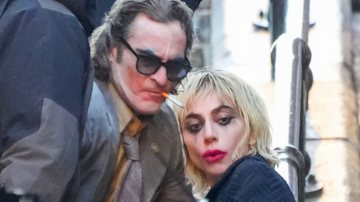 Joaquin Phoenix e Lady Gaga em filmagens de Joker 2: Folie à Deux (Foto: Getty Images)