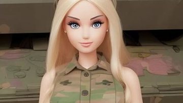 Barbie usando uniforme militar em foto publicada pelo governo ucraniano (Foto: reproduçãio/Twitter)