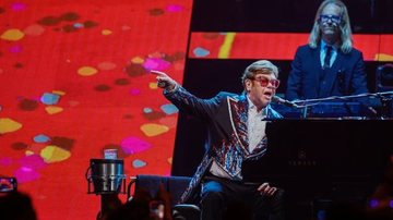 Elton John em último show da turnê 'Farewall Yellow Brick Road' (Foto: Caisa Rasmussen / AP)