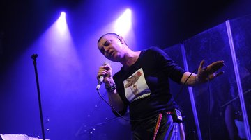 Sinéad O'Connor em show em Nova York (Foto: Jason Kempin/Getty Images)