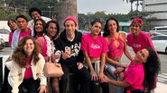 A SP invisível levou Débora, Kika, Sophia, Deusa, Estefannys, Maria Gabriele, Maria Gabriela e Rafaelli para assistir Barbie nos cinemas (Foto: divulgação)