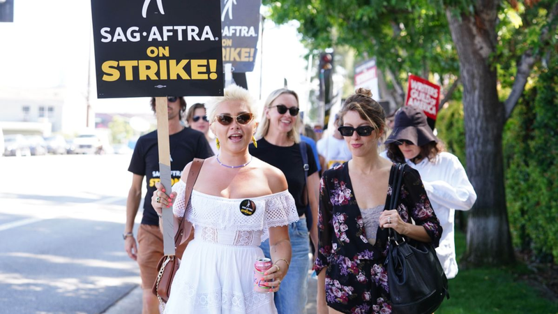 Florence Pugh em greve de Hollywood (Foto: Getty Images)