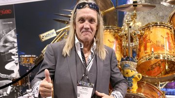 Nicko McBrain tem 71 anos (Foto: Jesse Grant/Getty Images Getty Images for NAMM)