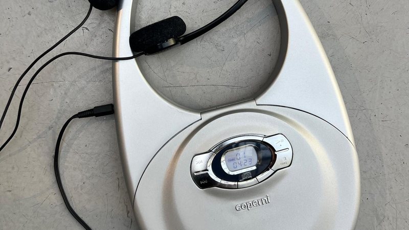 Brand creates bag that plays CDs inspired by the discman