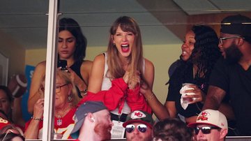 Taylor Swift em jogo de futebol americano (Foto: Jason Hanna/Getty Images)