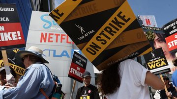 Roteiristas de Hollywood ratificam acordo com 99% de votos a favor e encerram greve definitivamente (Foto: Mario Tama/Getty Images)