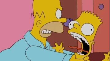 Cena do estrangulamento de Homer e Bart em 'Os Simspons' (Foto: reprodução)