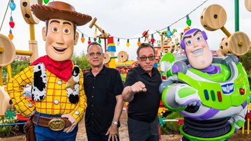Toy Story 5: Tom Hanks e Tim Allen retornarão no novo filme? (Fotos: Matt Stroshane/Disney Resorts via Getty Images)