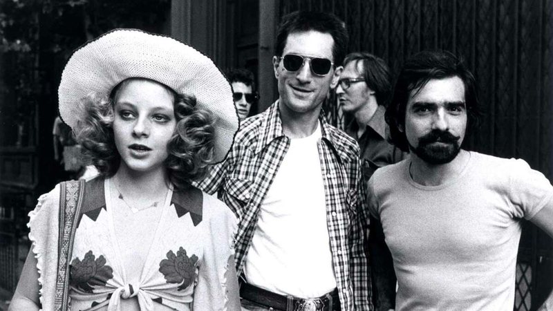 Jodie Foster, Robert De Niro e Martin Scorsese no set de Taxi Driver – Motorista de Táxi (Foto: Divulgação)