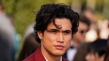 Charles Melton (Foto: Presley Ann/Getty Images for SeeHer)