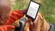 Aproveite para adquirir o seu Kindle com uma estilosa capa de proteção e uma boa película protetora - Créditos: Reprodução/Amazon