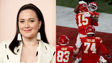Lily Gladstone (Foto: JC Olivera/Getty Images) | Jogadores do Kansas City Chiefs (Foto: Rob Carr/Getty Images)