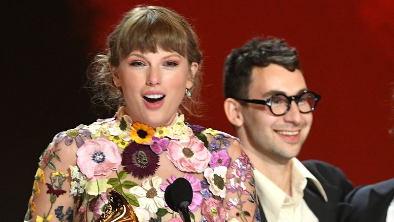 Taylor Swift e Jack Antonoff no Grammy 2021 (Foto: Kevin Winter/Getty Images for The Recording Academy)